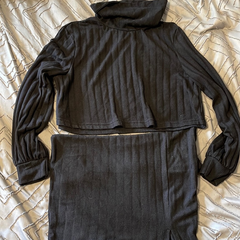 SHEIN Maternity Turtle Neck Lantern Sleeve Top & Slit Skirt